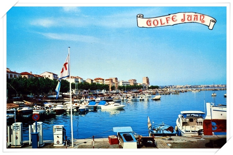 Le quai Saint Pierre avec l'ancienne station service bateaux