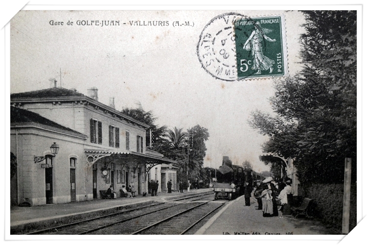 Entrée du train en provenance de Nice