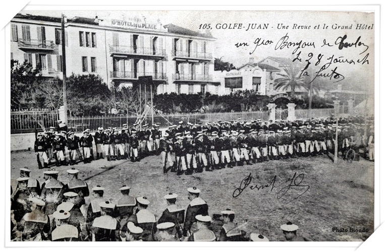 Revue de l'Escadre française devant l'Hôtel de la Plage