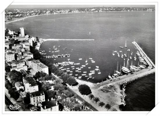 Belle vue aérienne qui donne un apercç plus récent de ce qu'était le Golfe