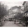 Autre vue vers Cannes de l'avenue avec d'autres terrasses