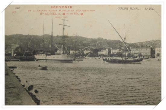 Beaux bâtiments amarrés au quai St Pierre - Vue prise depuis le quai Sud